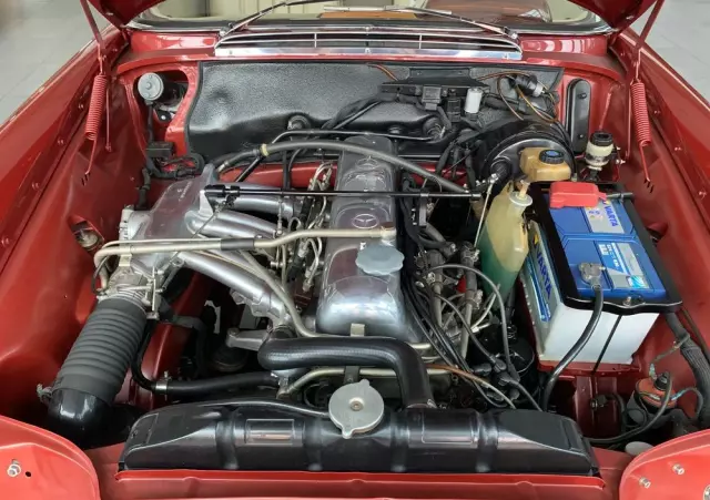 MERCEDES-BENZ 220 SE W 111 