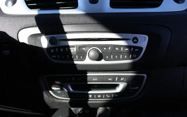 RENAULT Scenic 1.9 dCi Expression