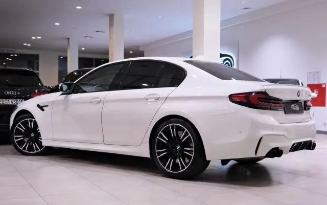 BMW M5 Standard