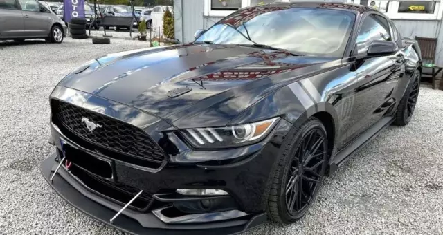 FORD Mustang 