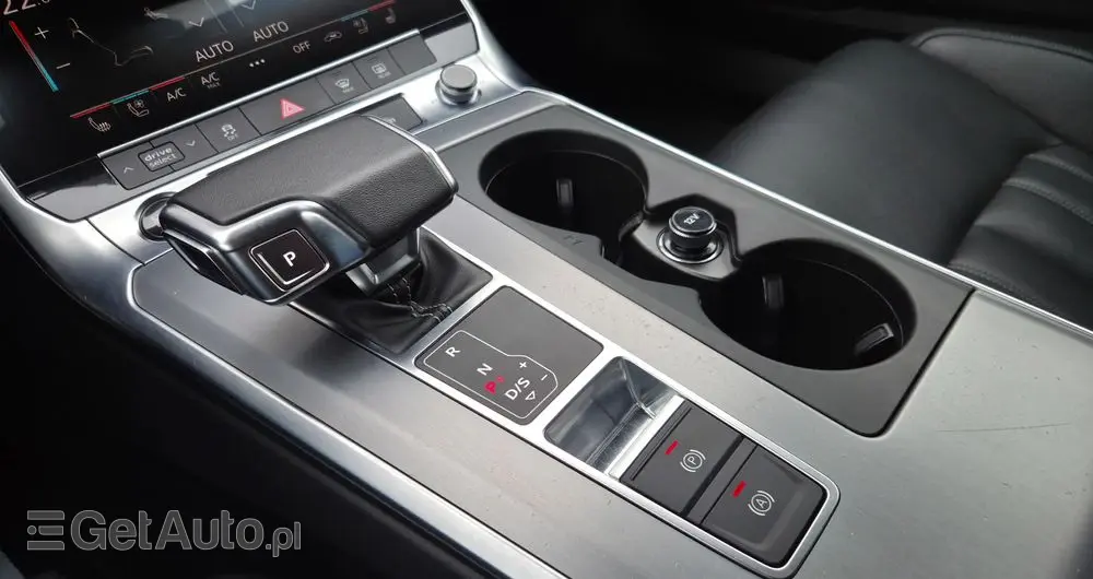 AUDI A6 Avant 55 TFSI e quattro S tronic S line