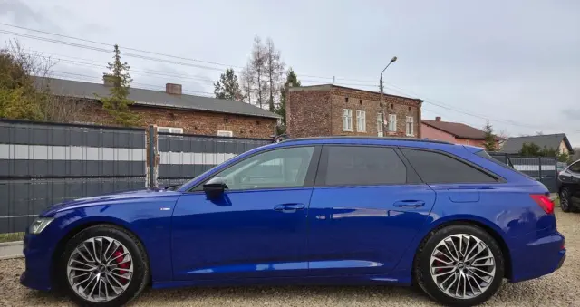 AUDI A6 Avant 55 TFSI e quattro S tronic S line