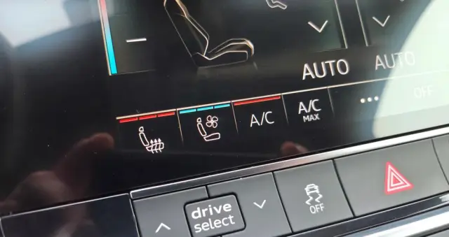 AUDI A6 Avant 55 TFSI e quattro S tronic S line