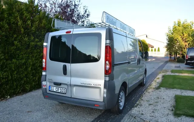 OPEL Vivaro 