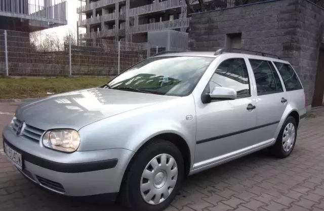 VOLKSWAGEN Golf 