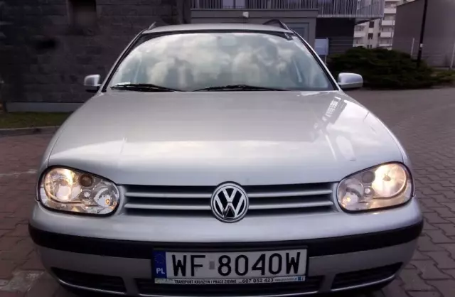 VOLKSWAGEN Golf 