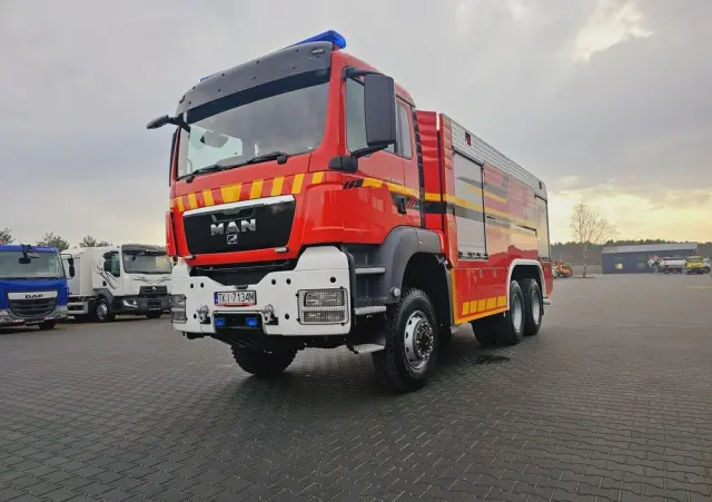MAN TGS 26.440 6x6 9500 l woda + 950 piana Stolarczyk straż pożarna 