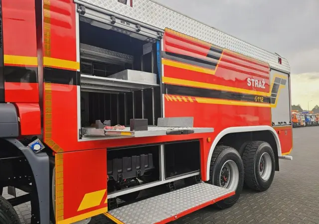 MAN TGS 26.440 6x6 9500 l woda + 950 piana Stolarczyk straż pożarna 