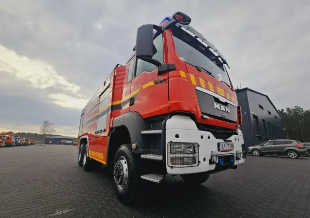 MAN TGS 26.440 6x6 9500 l woda + 950 piana Stolarczyk straż pożarna 