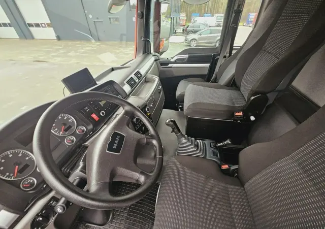 MAN TGS 26.440 6x6 9500 l woda + 950 piana Stolarczyk straż pożarna 