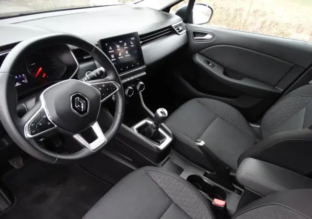 RENAULT Clio 