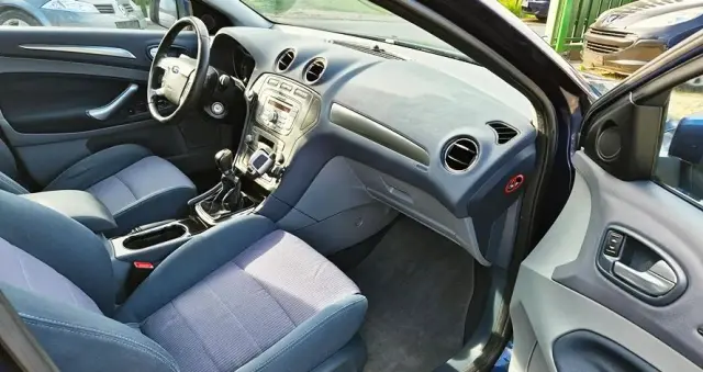 FORD Mondeo 2.0 FF Titanium