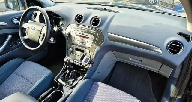 FORD Mondeo 2.0 FF Titanium