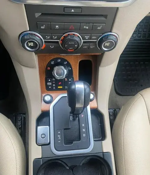 LAND ROVER Discovery 