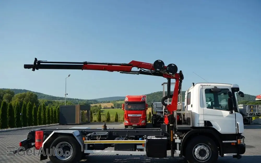 SCANIA P 280 / SIŁOWNIK DO WYWROTU / + HDS HMF 635 / UDŹWIG 1 500 KG / MAX WYSÓW 7 M / STEROWANIE RADIOWE / EURO 6 