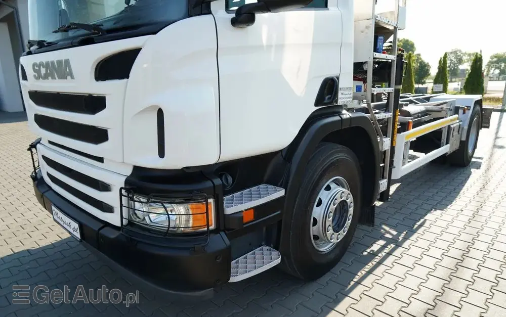SCANIA P 280 / SIŁOWNIK DO WYWROTU / + HDS HMF 635 / UDŹWIG 1 500 KG / MAX WYSÓW 7 M / STEROWANIE RADIOWE / EURO 6 