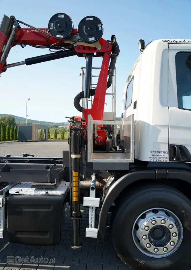 SCANIA P 280 / SIŁOWNIK DO WYWROTU / + HDS HMF 635 / UDŹWIG 1 500 KG / MAX WYSÓW 7 M / STEROWANIE RADIOWE / EURO 6 