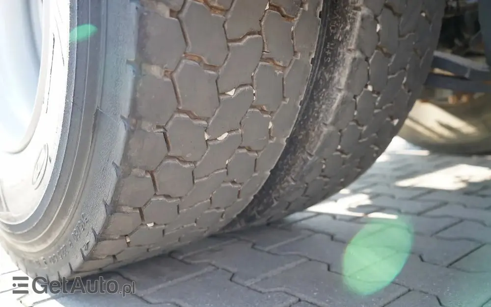 SCANIA P 280 / SIŁOWNIK DO WYWROTU / + HDS HMF 635 / UDŹWIG 1 500 KG / MAX WYSÓW 7 M / STEROWANIE RADIOWE / EURO 6 