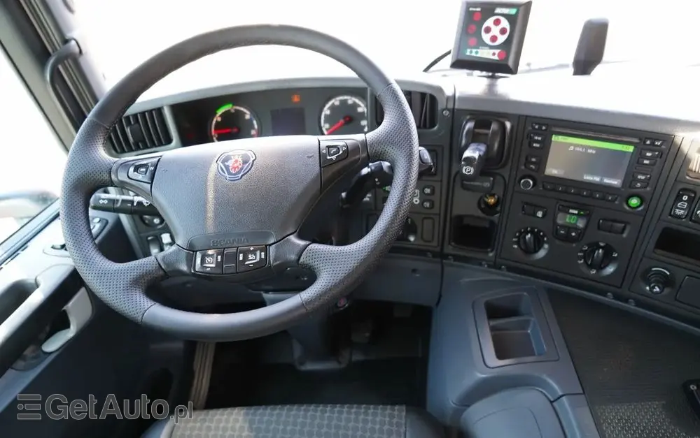 SCANIA P 280 / SIŁOWNIK DO WYWROTU / + HDS HMF 635 / UDŹWIG 1 500 KG / MAX WYSÓW 7 M / STEROWANIE RADIOWE / EURO 6 