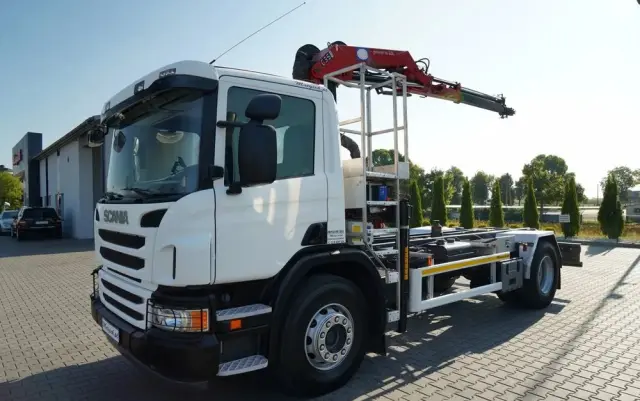 SCANIA P 280 / SIŁOWNIK DO WYWROTU / + HDS HMF 635 / UDŹWIG 1 500 KG / MAX WYSÓW 7 M / STEROWANIE RADIOWE / EURO 6 