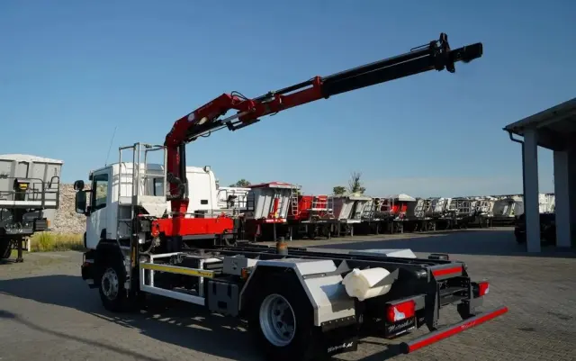 SCANIA P 280 / SIŁOWNIK DO WYWROTU / + HDS HMF 635 / UDŹWIG 1 500 KG / MAX WYSÓW 7 M / STEROWANIE RADIOWE / EURO 6 