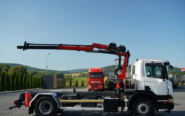SCANIA P 280 / SIŁOWNIK DO WYWROTU / + HDS HMF 635 / UDŹWIG 1 500 KG / MAX WYSÓW 7 M / STEROWANIE RADIOWE / EURO 6 