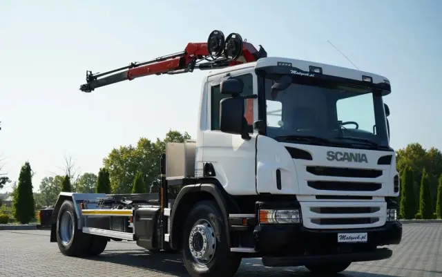 SCANIA P 280 / SIŁOWNIK DO WYWROTU / + HDS HMF 635 / UDŹWIG 1 500 KG / MAX WYSÓW 7 M / STEROWANIE RADIOWE / EURO 6 