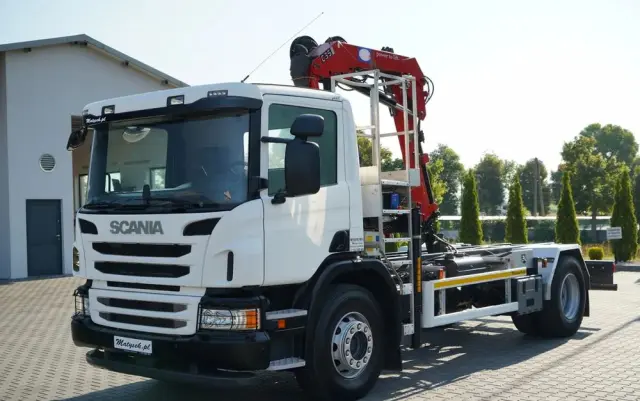 SCANIA P 280 / SIŁOWNIK DO WYWROTU / + HDS HMF 635 / UDŹWIG 1 500 KG / MAX WYSÓW 7 M / STEROWANIE RADIOWE / EURO 6 