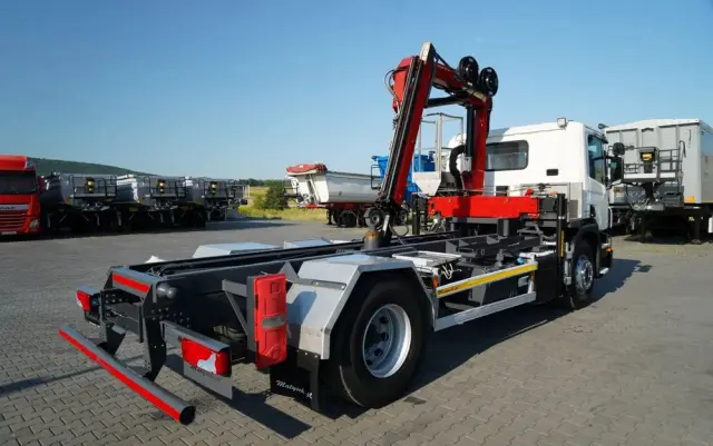 SCANIA P 280 / SIŁOWNIK DO WYWROTU / + HDS HMF 635 / UDŹWIG 1 500 KG / MAX WYSÓW 7 M / STEROWANIE RADIOWE / EURO 6 