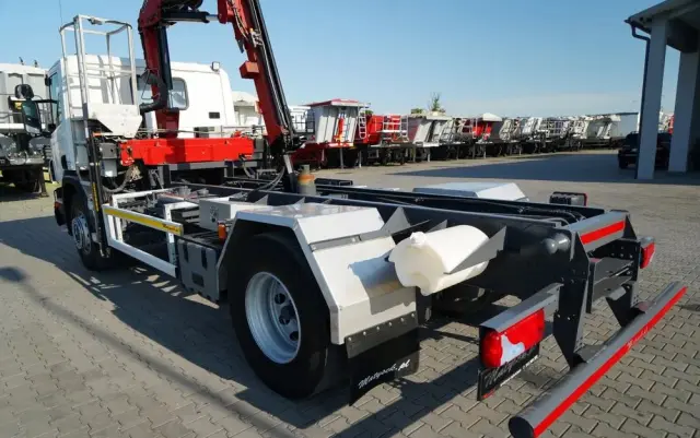 SCANIA P 280 / SIŁOWNIK DO WYWROTU / + HDS HMF 635 / UDŹWIG 1 500 KG / MAX WYSÓW 7 M / STEROWANIE RADIOWE / EURO 6 