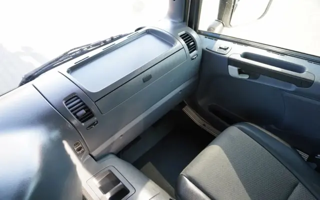 SCANIA P 280 / SIŁOWNIK DO WYWROTU / + HDS HMF 635 / UDŹWIG 1 500 KG / MAX WYSÓW 7 M / STEROWANIE RADIOWE / EURO 6 