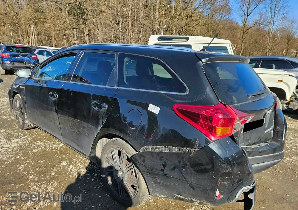 TOYOTA Auris 1.8 HSD Luna