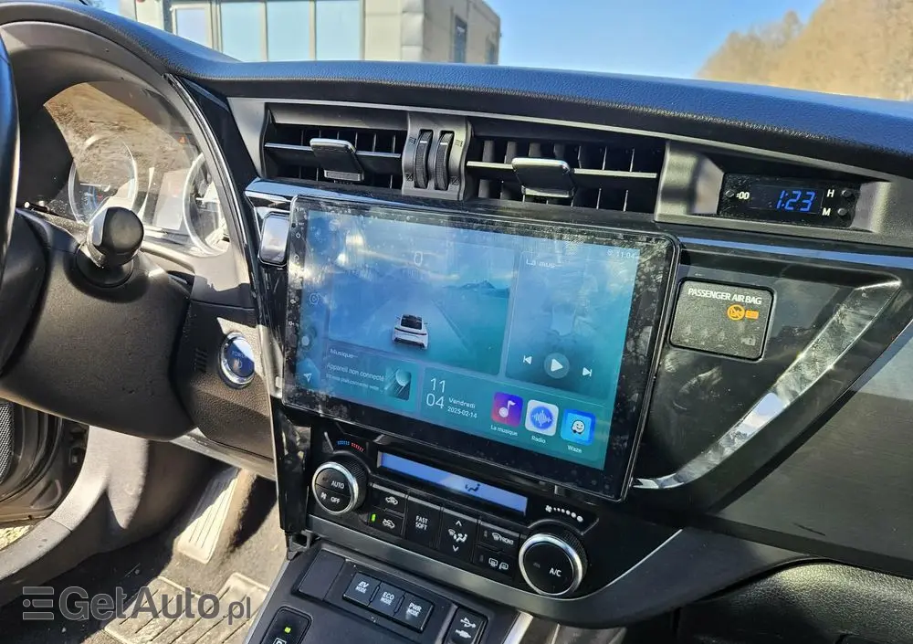 TOYOTA Auris 1.8 HSD Luna