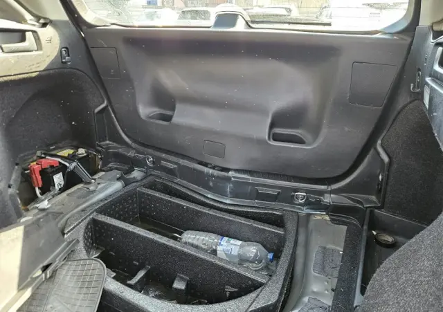 TOYOTA Auris 1.8 HSD Luna