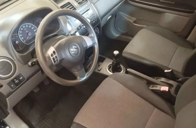 SUZUKI SX4 