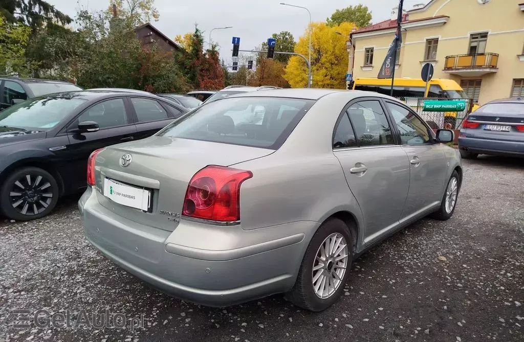 TOYOTA Avensis 2.0 D-4D (116 KM)