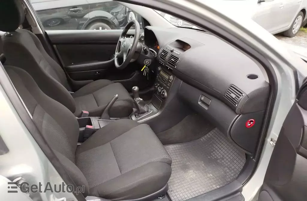 TOYOTA Avensis 2.0 D-4D (116 KM)