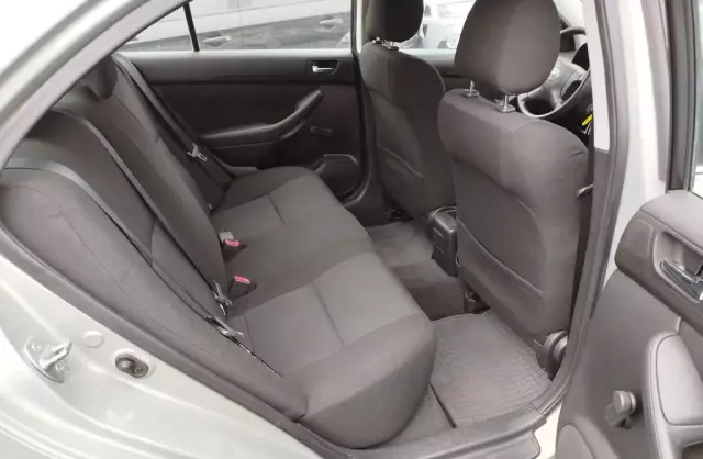 TOYOTA Avensis 2.0 D-4D (116 KM)