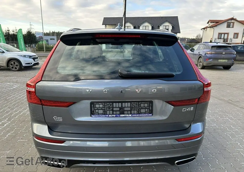 VOLVO XC 60 D4 R-Design