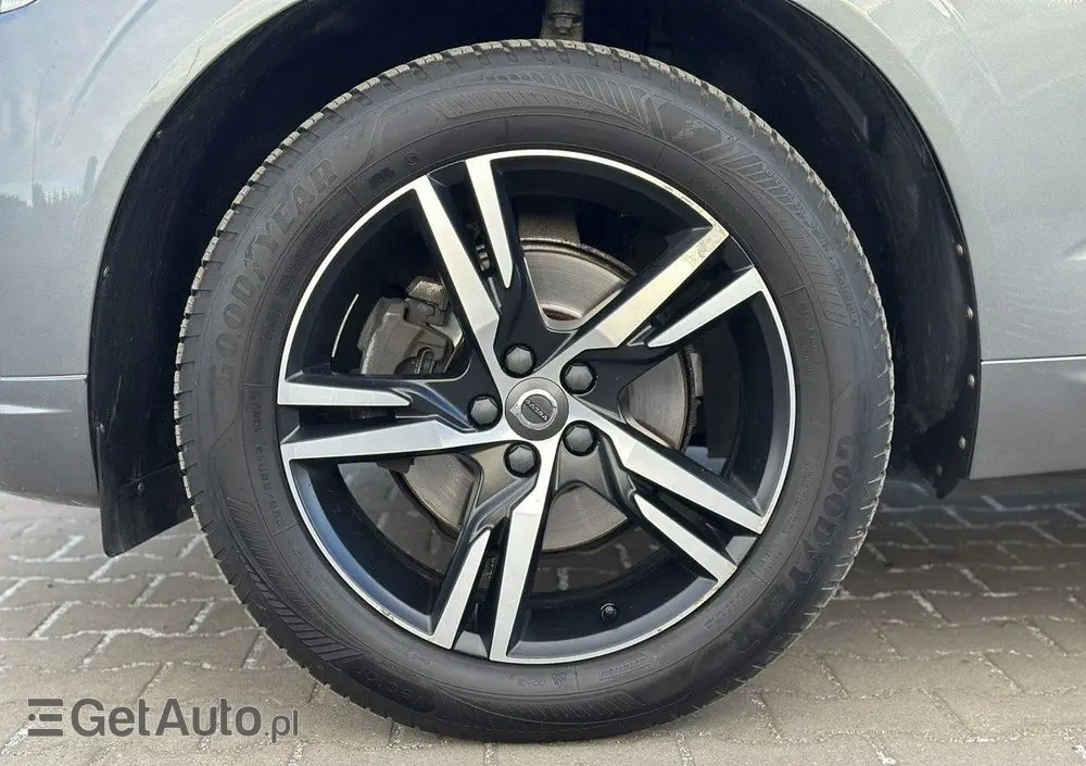 VOLVO XC 60 D4 R-Design