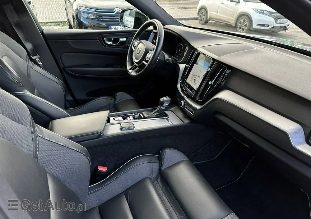 VOLVO XC 60 D4 R-Design