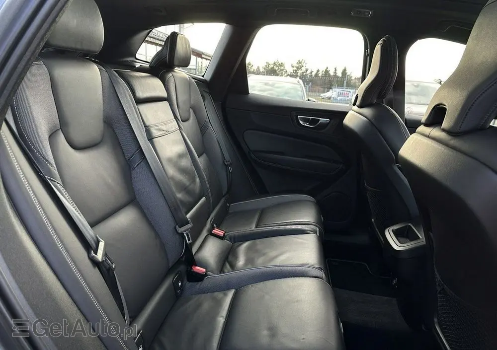 VOLVO XC 60 D4 R-Design