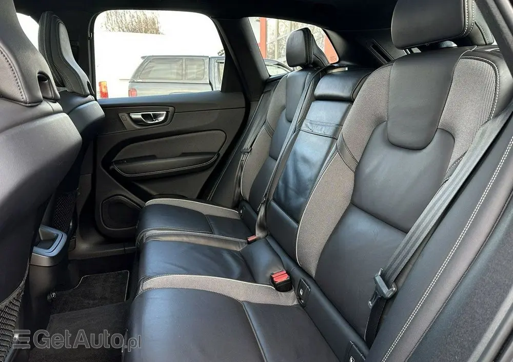 VOLVO XC 60 D4 R-Design