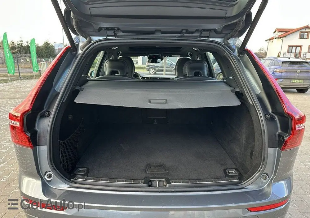 VOLVO XC 60 D4 R-Design