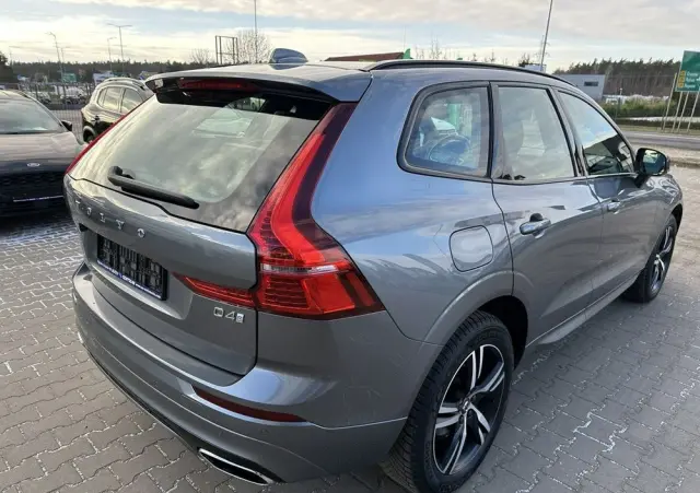 VOLVO XC 60 D4 R-Design