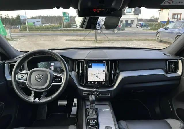 VOLVO XC 60 D4 R-Design