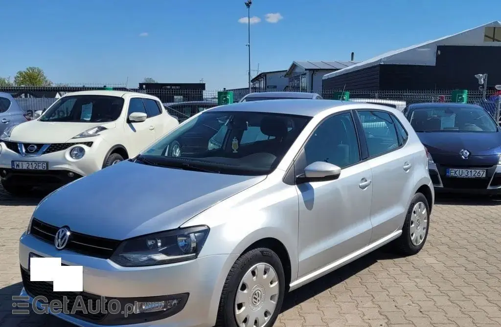 VOLKSWAGEN Polo 