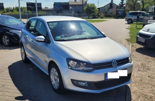 VOLKSWAGEN Polo 