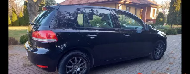 VOLKSWAGEN Golf 1.6 TDI (105 KM)