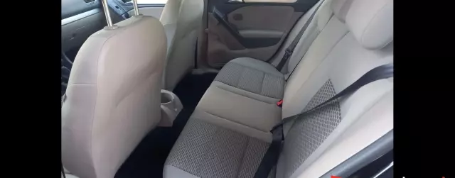 VOLKSWAGEN Golf 1.6 TDI (105 KM)